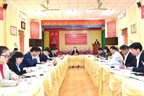 Phó Bí thư Thường trực Đảng ủy UBND tỉnh Nông Thị Bích Huệ làm việc với Đảng ủy các xã Bình Xa, Thái Sơn và Yên Nguyên