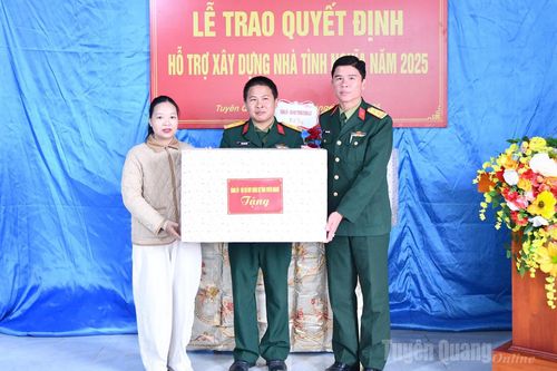 Bàn giao Nhà tình nghĩa cho quân nhân có hoàn cảnh khó khăn
