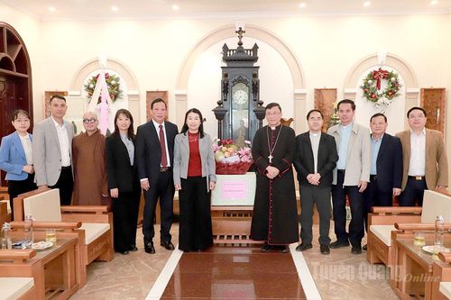 Đoàn công tác tỉnh Tuyên Quang chúc mừng Lễ Giáng sinh năm 2025 tại thành phố Hà Nội, Bắc Ninh và Lạng Sơn