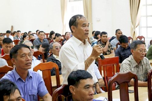 Cử tri xã Nam Ban Lâm Hà kiến nghị sớm tháo gỡ vướng mắc hạ tầng, đất đai và điện sinh hoạt