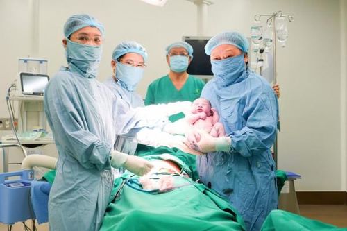 Cơ hội có con tự nhiên cho các bà mẹ bị khối u tử cung lớn