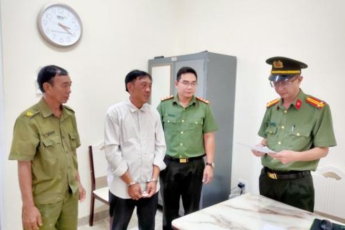 Bắt giam cặp vợ chồng tổ chức cho người khác xuất cảnh đánh bắt hải sản trái phép