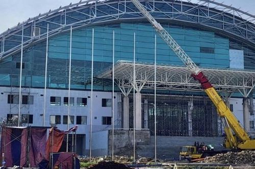 Vụ TNLĐ ở công trình sửa chữa Nhà thi đấu Phú Thọ: Do sự cố lắp đặt thang nâng hàng