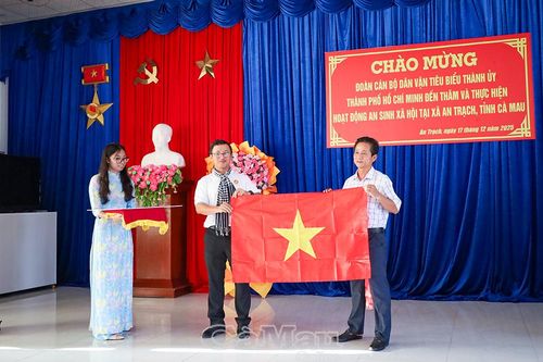 Lan tỏa nghĩa tình trong hành trình về nguồn tại Cà Mau