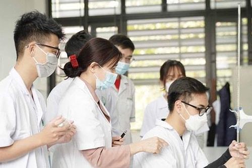 Thổi bùng 'ngọn lửa mở đường'