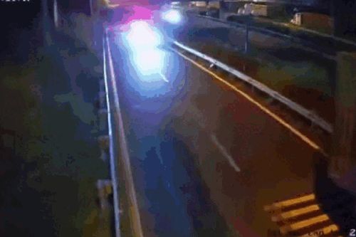 3 người tử vong khi xe cứu thương tông vào đuôi xe đầu kéo, bốc cháy dữ dội
