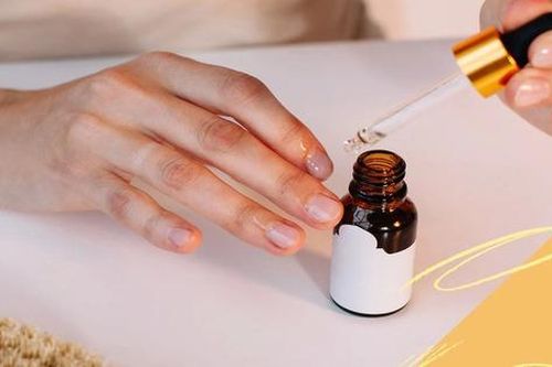 Công thức tự làm dầu dưỡng móng tay tại nhà