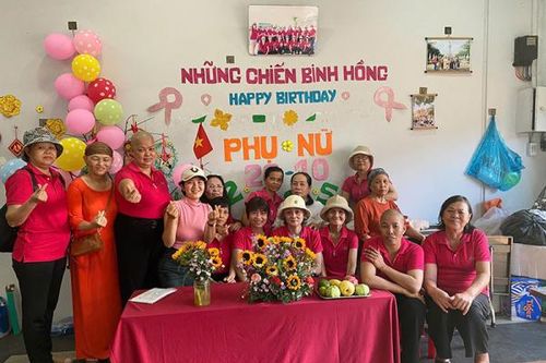 Chuyện ghi ở 'nhà một vú'