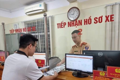 Giảm 30% mức thu lệ phí đăng ký, cấp biển số ô tô, xe máy
