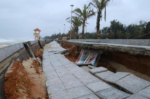 Nhiều công trình nhanh chóng hư hỏng sau mưa bão