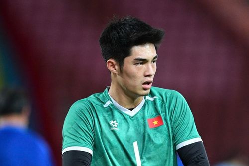 Khoảnh khắc hài hước của thủ môn Trung Kiên sau chung kết