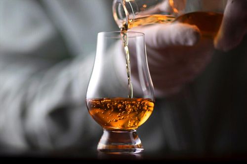 Thuế rượu và whisky