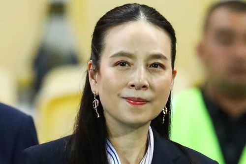 Madam Pang diện bông tai 500 triệu trong trận U22 Việt Nam vô địch