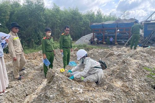 Phát hiện doanh nghiệp đổ trái phép hơn 700 tấn chất thải