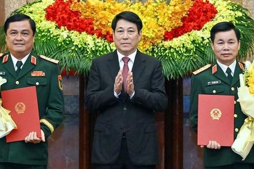 Chủ tịch nước trao quyết định thăng quân hàm Thượng tướng Quân đội