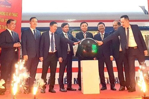 Đường sắt Việt Nam khánh thành công trình hiện đại hóa 162 toa xe khách
