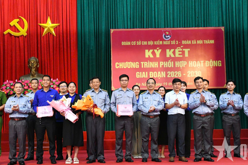 Đà Nẵng: Đoàn cơ sở Chi đội Kiểm ngư số 3 phối hợp hoạt động với Đoàn xã Núi Thành