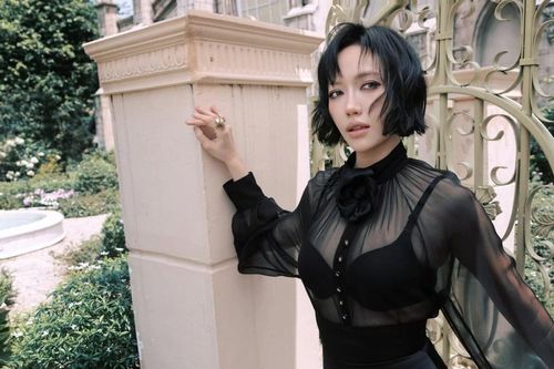 Diệu Nhi hóa thành 'yêu nữ hàng hiệu' trong bộ ảnh cuối năm, hé lộ đã nhận nhiều lời mời diễn xuất
