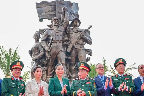 Khánh thành cụm tượng tình đoàn kết, hữu nghị và tri ân quốc tế