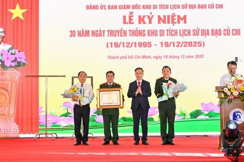 Viết tiếp bản Anh hùng ca trên 'Đất thép thành đồng'