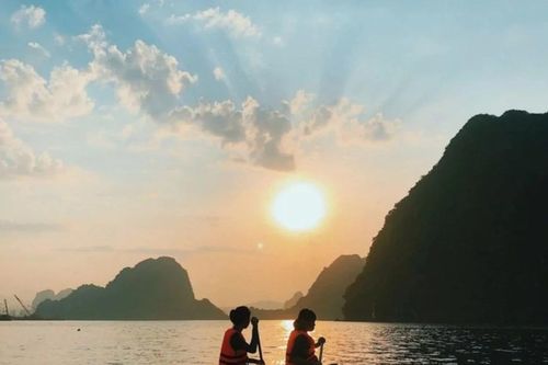 Đến Cát Bà ngắm hoàng hôn điểm hẹn không thể bỏ lỡ trên bản đồ du lịch biển