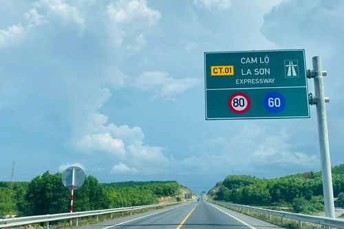 Khởi công mở rộng cao tốc Cam Lộ - La Sơn lên 4 làn xe