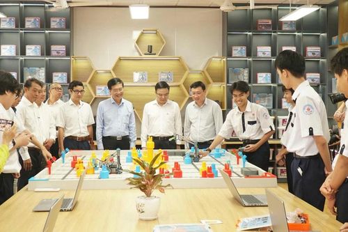 Cần Thơ khánh thành Phòng thực hành Giáo dục STEM trị giá 3,5 tỉ đồng
