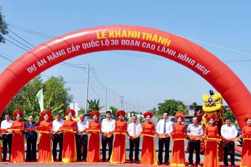 Khởi công mở rộng cao tốc TPHCM - Trung Lương - Mỹ Thuận và khánh thành QL30