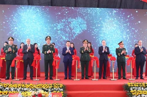 Khánh thành Khu biểu tượng tình đoàn kết, hữu nghị quốc tế tại Bảo tàng Lịch sử quân sự Việt Nam