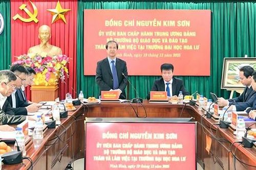 Bộ trưởng Bộ Giáo dục và Đào tạo cùng Đoàn công tác làm việc tại tỉnh Ninh Bình