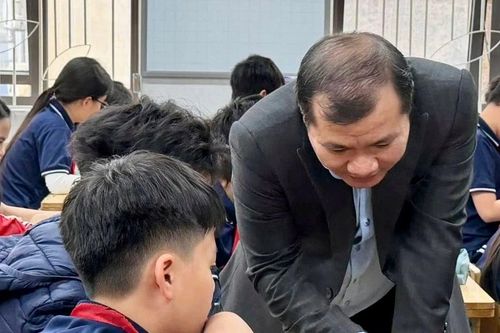 Bộ GD&ĐT: Thí điểm dạy AI trong trường phổ thông không gây quá tải chương trình