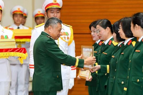 Vinh danh 85 điển hình xuất sắc trong công tác phụ nữ và phong trào phụ nữ Quân đội