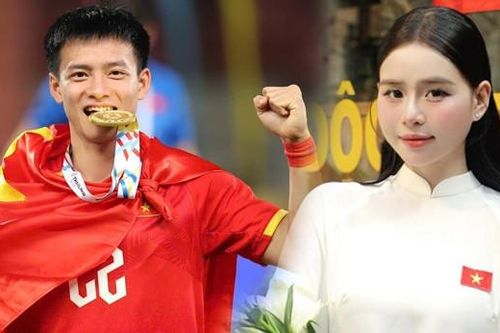 Việt Nam vô địch SEA Games, tiền đạo Thanh Nhàn gọi về nhà khiến vợ rơi nước mắt