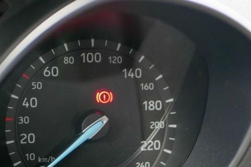 5 nguyên nhân khiến đèn báo phanh bật sáng, chủ xe đừng xem nhẹ