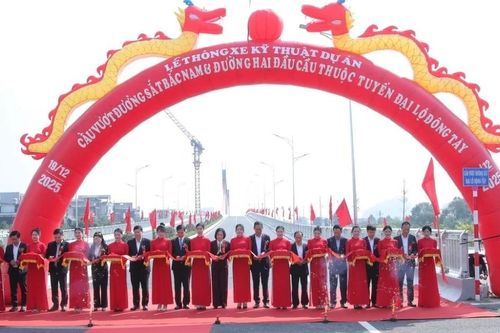 Thanh Hóa thông xe kỹ thuật dự án cầu dây văng vượt đường sắt Bắc-Nam