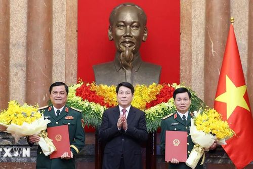 Chủ tịch nước trao quyết định thăng quân hàm Thượng tướng với 2 sỹ quan quân đội