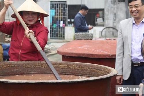 Đưa mắm truyền thống 'ra khơi lớn', người đàn ông vùng biển thu tiền tỷ mỗi năm