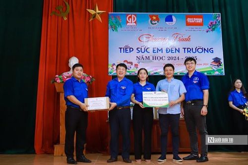 Đưa sách của NXB Giáo dục Việt Nam đến gần hơn với người dân vùng khó khăn