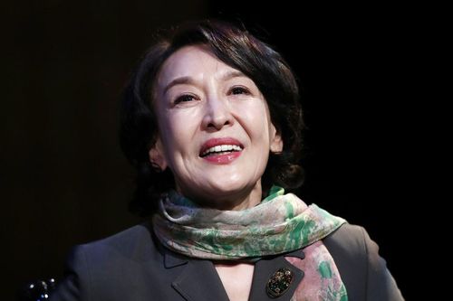 Diễn viên Yoon Seok Hwa qua đời sau thời gian mắc bệnh u não