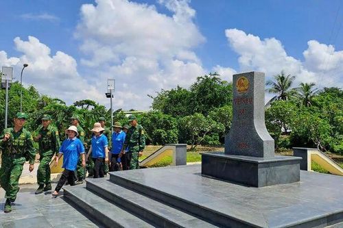 ĐẦU NGUỒN SÔNG MEKONG CHẢY VÀO ĐẤT VIỆT - DẤU ẤN MỘT VÙNG ĐẤT Bài 4: Giữ bình yên nơi biên cương Tổ quốc
