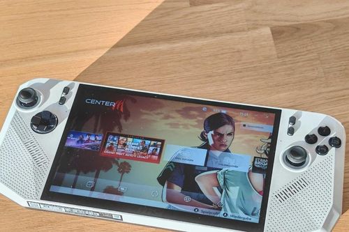 MSI Claw A8 phiên bản AMD: Ít RAM hơn nhưng giá không đổi