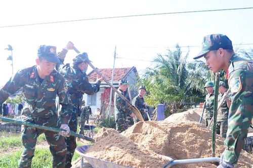 Thần tốc xây nhà cho dân vùng lũ - Kỳ 2: Cuộc hành quân từ mệnh lệnh trái tim