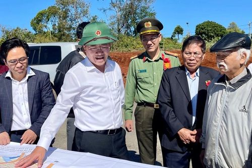 Chủ tịch UBND tỉnh Phạm Anh Tuấn kiểm tra tiến độ thi công Dự án đường Nguyễn Văn Linh