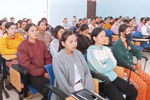 Hội Liên hiệp Phụ nữ xã Nam Khánh Vĩnh giao lưu, chia sẻ kinh nghiệm truyền thông cộng đồng