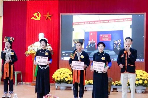 Khơi dậy nội lực, nâng tầm vị thế phụ nữ và trẻ em vùng cao