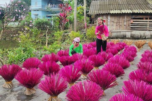 Đồng bào dân tộc thiểu số Lào Cai bền bỉ giữ nghề thủ công truyền thống