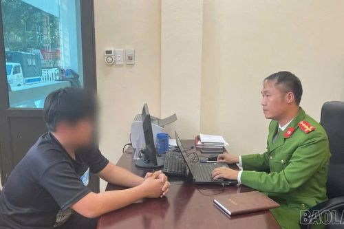Công an xã Bảo Nhai kịp thời phát hiện học sinh có dấu hiệu tự chế pháo nổ