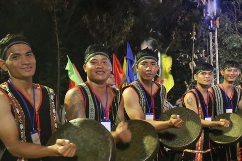 Nhịp chiêng tuổi trẻ giữa lòng phường Nam Gia Nghĩa