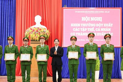 Phường Xuân Hương - Đà Lạt khen thưởng đột xuất 39 cá nhân có thành tích xuất sắc