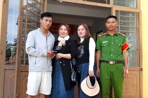 Người phụ nữ Lâm Đồng nhận lại 499 triệu đồng chuyển nhầm